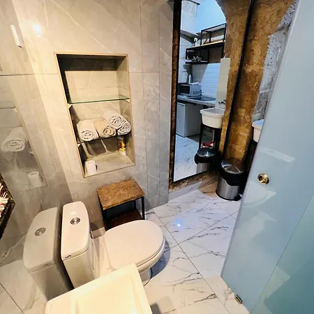 Cozy Charming Townhouse Prime Area