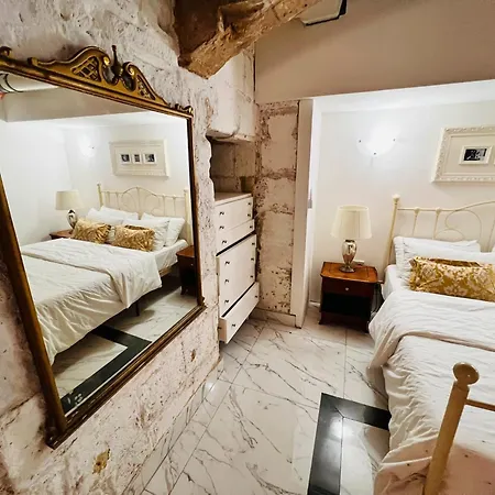 Cozy Charming Townhouse Prime Area Valletta