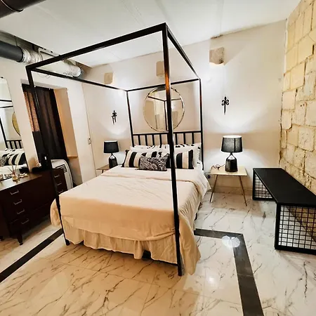 Cozy Charming Townhouse Prime Area Apartment *