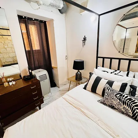 Apartment Cozy Charming Townhouse Prime Area Valletta