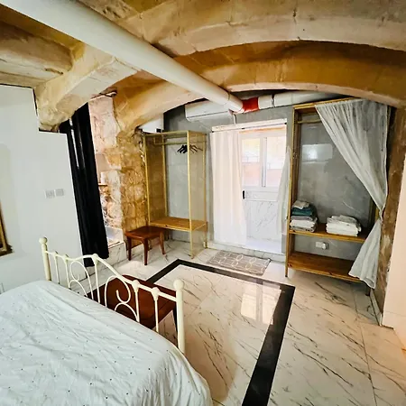 Apartment Cozy Charming Townhouse Prime Area Valletta