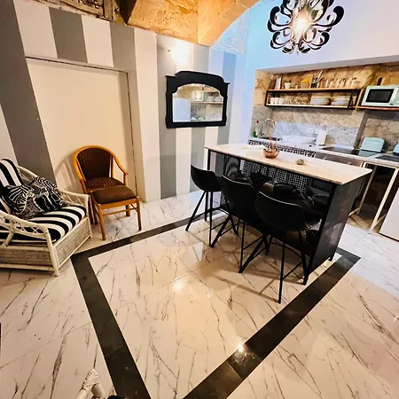 Apartment Cozy Charming Townhouse Prime Area Valletta