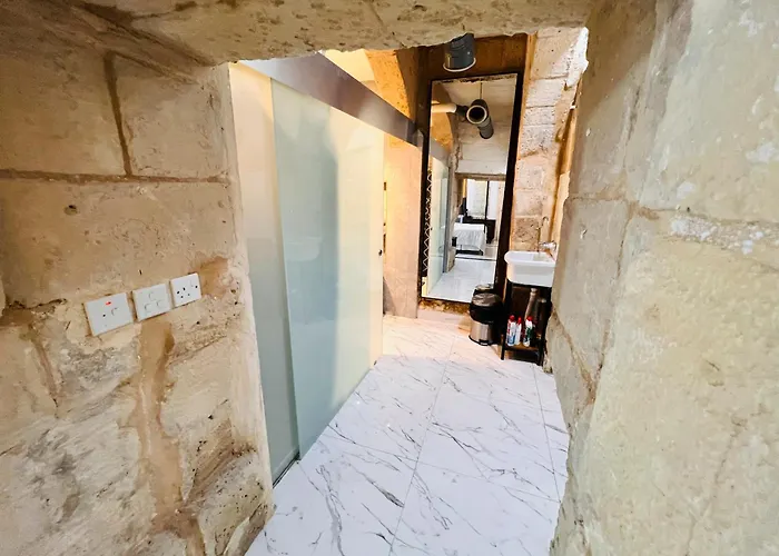 Cozy Charming Townhouse Prime Area Apartment Valletta