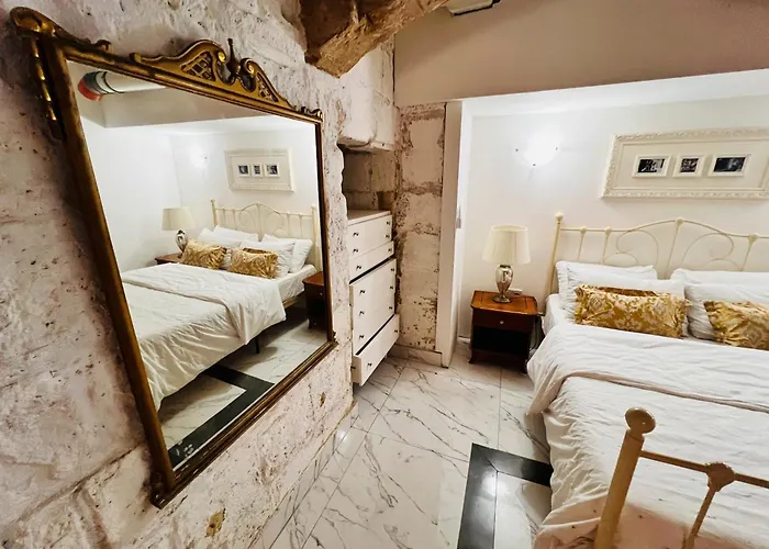 Cozy Charming Townhouse Prime Area Valletta