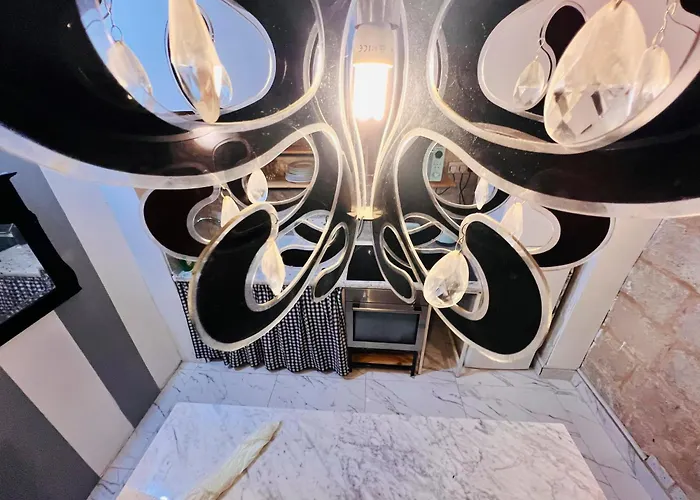 Cozy Charming Townhouse Prime Area Apartment *